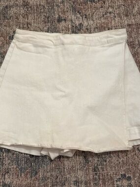 White mini skort